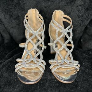 Jewel by Badgley Mischka Heels silver with rhinestones